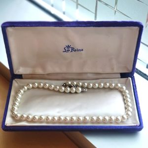Pearl Necklace Classic Style